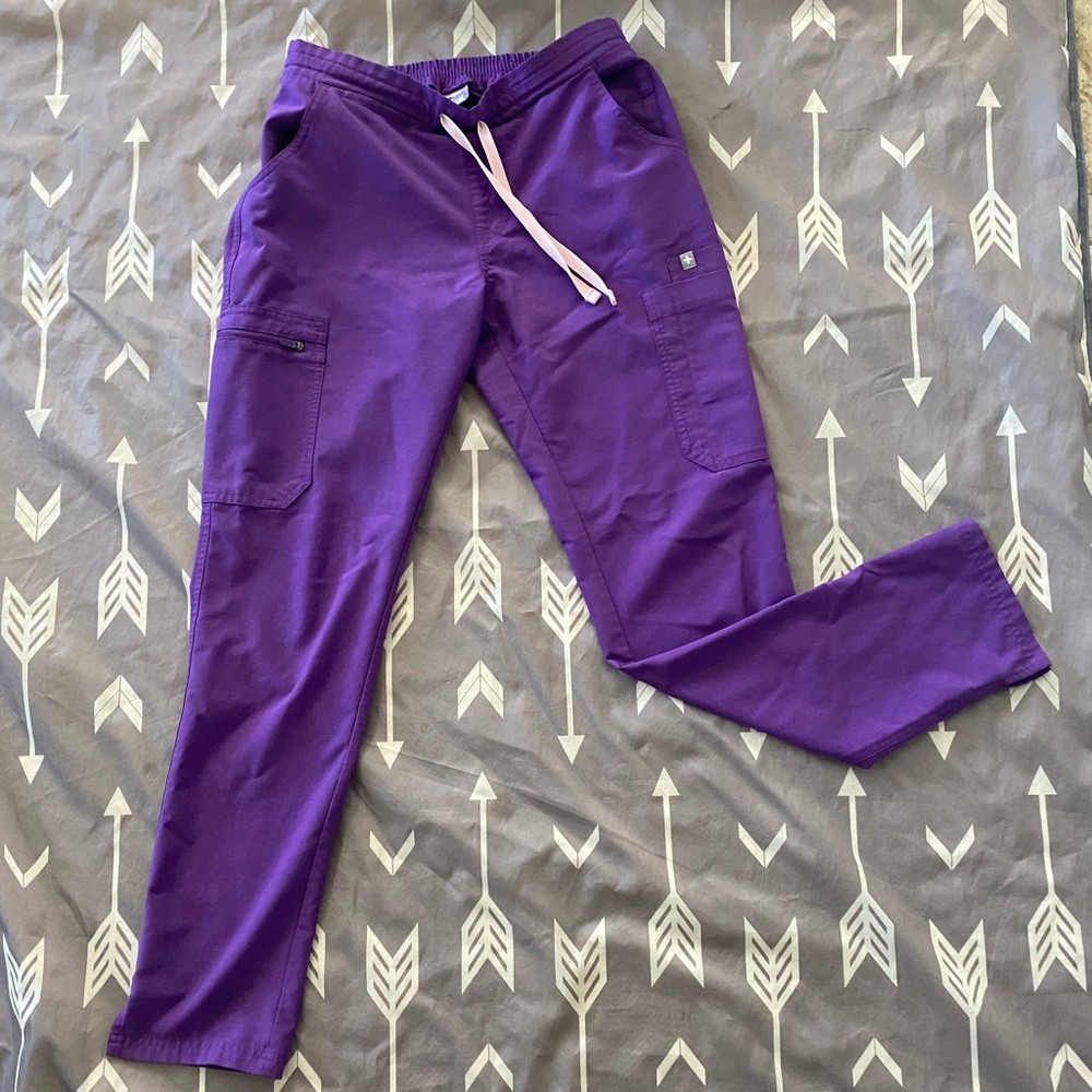 Xsr figs yola in ultraviolet purple.